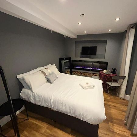 Cosy Double Bed With Fire Place Apartment Единбург Екстериор снимка