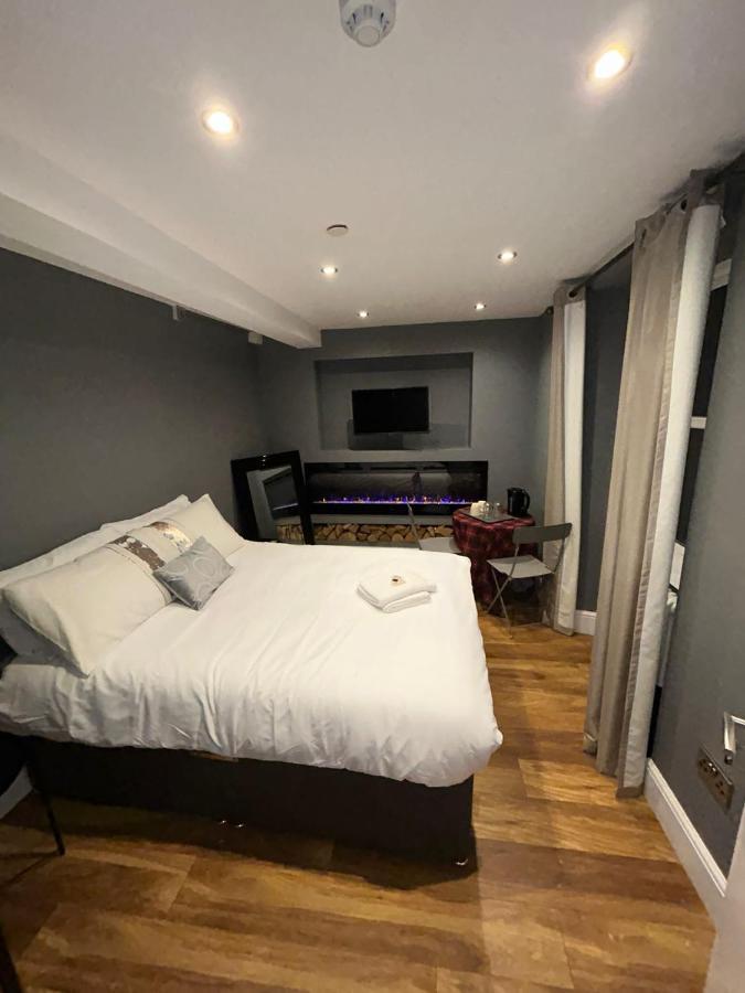 Cosy Double Bed With Fire Place Apartment Единбург Екстериор снимка