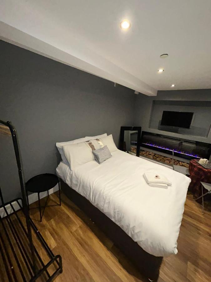 Cosy Double Bed With Fire Place Apartment Единбург Екстериор снимка