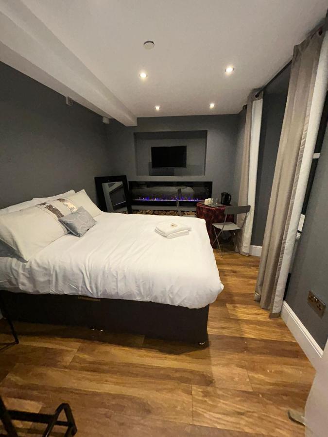 Cosy Double Bed With Fire Place Apartment Единбург Екстериор снимка